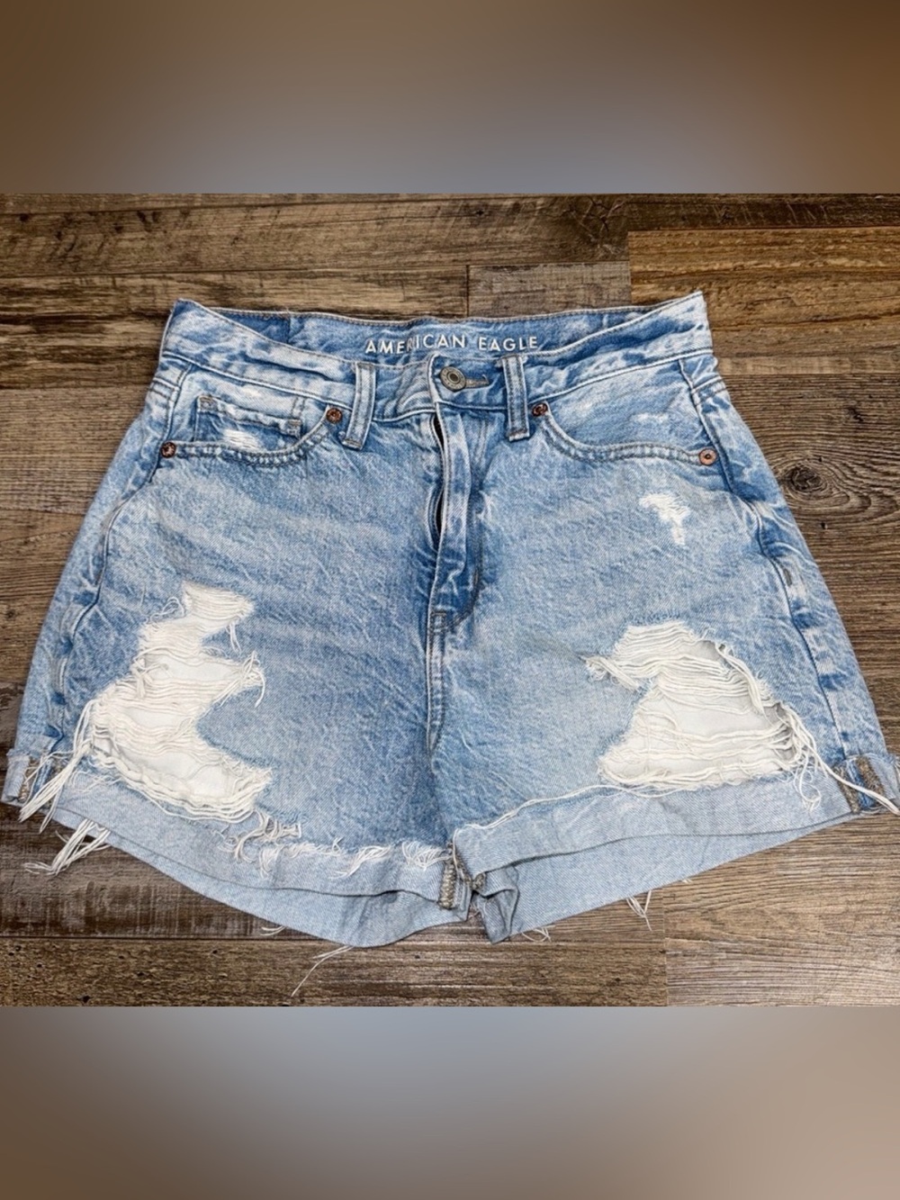 American Eagle Mom Shorts Size 0 Light Wash Distressed High Rise Denim Shorts
